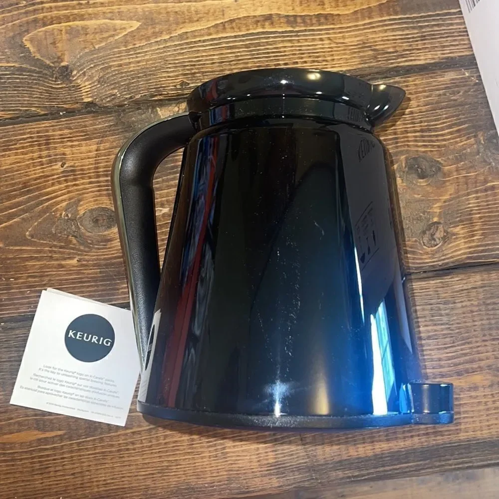 Keurig 2.0‎ Plastic Carafe 32oz Double-Walled with Easy-Pour Handle